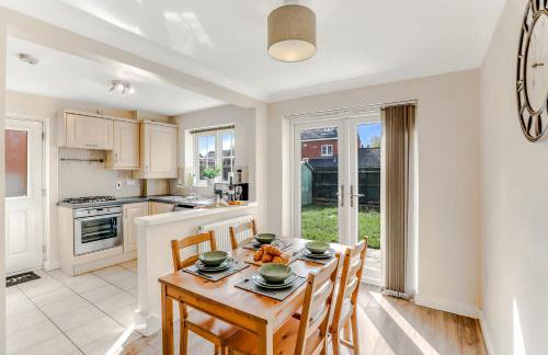 Charming 3-Bed Home with Garden & Parking - Foto 11