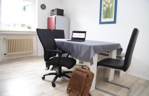 INDIVIDUAL APARTMENTS - Zentrale, ruhige Wohnung in Innenstadt - Küche, Parkplatz, Terrasse, SmartTV, Netflix - Foto 7