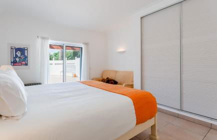 Bright 3 BDR Duplex House With Pool by LovelyStay - Foto 8