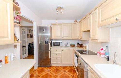 A Riverside Paradise in The City w Garden and Free Parking - A 2 Bed Home in London Sleeps 4! - Foto 12