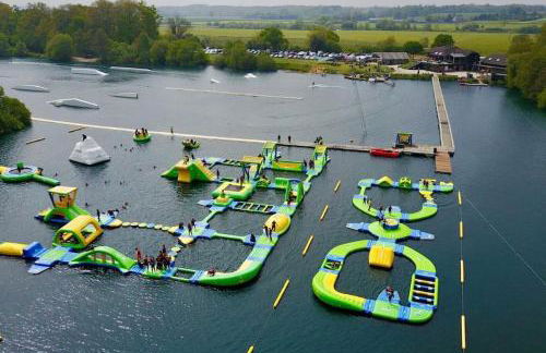 Spacious 5-Bedroom Victorian House Near Sandbanks - Sleeps 14, Parking & Garden - Foto 58