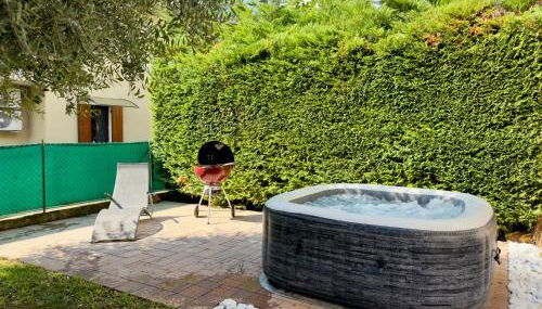 Casa di Bianca - Modern & Spacious Home with Jacuzzi - Valpolicella - Foto 3, Garden, Garden view