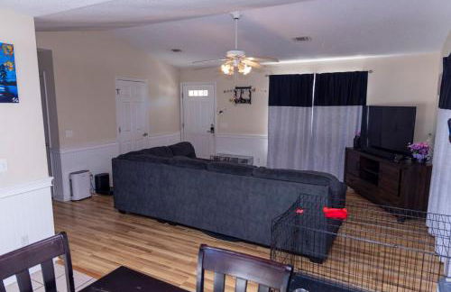 12 mi from Parris Island Cozy home - Photo 3