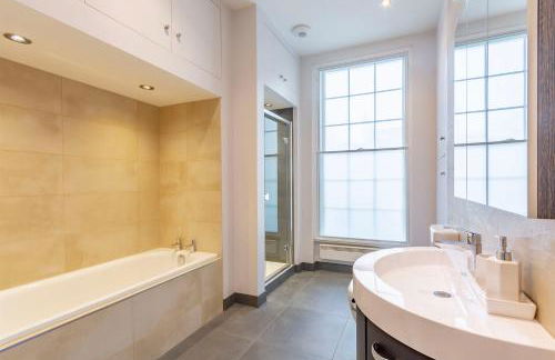 Luxury Spacious Flat For 4 Guests & Free Parking - Photo 7