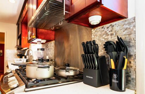 Cheerful 3BR Bar, Jacuzzi & Kids Treehouse - Foto 13