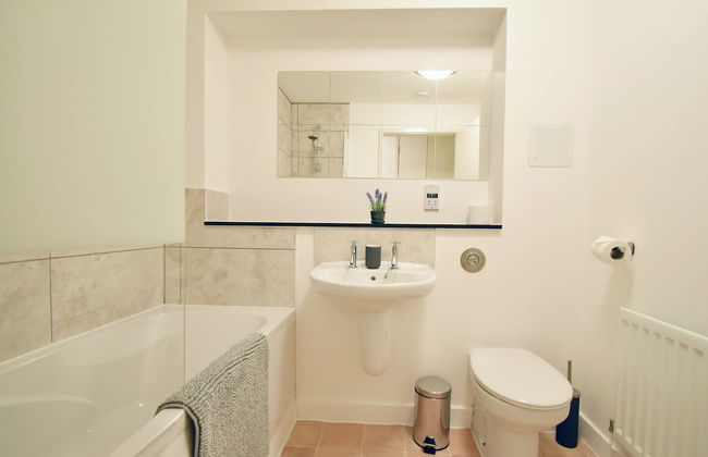 MK Hub Apartment with Oak Furniture - Foto 14