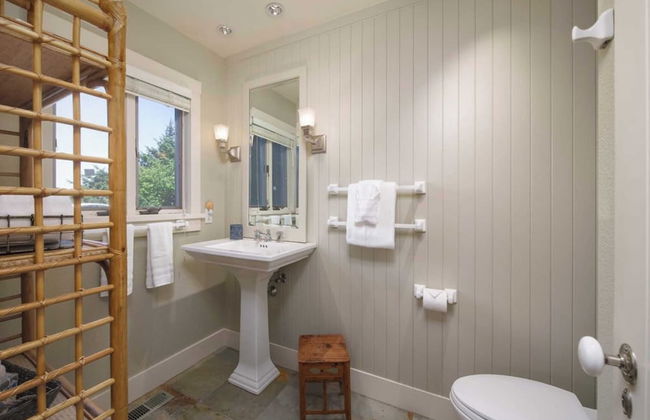 Chapman Cove by Avantstay Gorgeous Beach Bungalow w/ Sauna - Photo 14