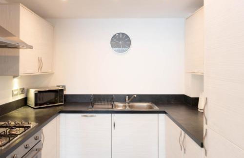 Lovely, comfortable 2-bed Braehead - free parking - Pass the Keys - Foto 34