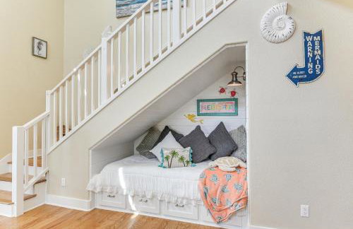 2 Blocks to Shore Crystal Beach House with Yard! - Foto 6