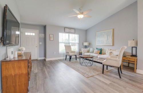 COZY home with fenced patio - Foto 24