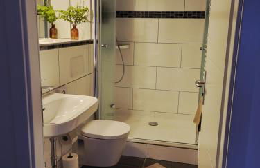 CJS Apartments - Chill or Drive am Nürburgring, new Box Spring Beds, new furniture, WLan, Spacious Rooms, Quiet Location - Foto 71