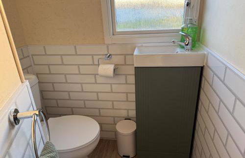 Captivating 2-bed Static Caravan in Holyhead - Foto 22