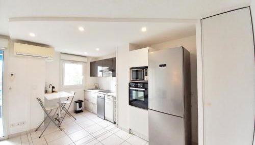 500m de la Mer- 4pers-Piscine-Parking-WiFi- Clim - Foto 5, stove, dishwasher, toaster