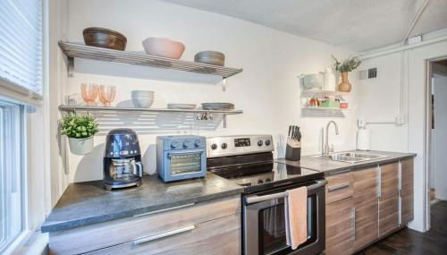 Historic 1Bdrm - Parking - Walk to Restaurants & Westport! - Photo 3