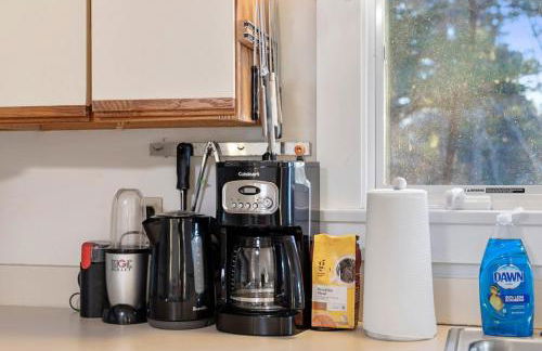 Waterfront Home with Guest Cottage - Foto 9