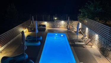 Sani Luxury Pool Villa - Foto 2, sunbed