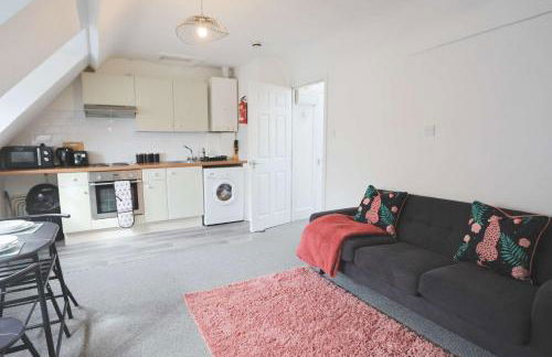 One bedroom flat in St Michael's Hill - Photo 1