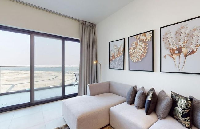 Luxury 3BR Designer Retreat with Parking - Foto 8