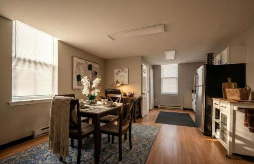 The Terrace at Park Place 2nd floor walk up -cozy 2 bedroom fast WiFi free coffee - Foto 8