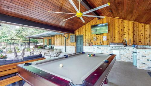 Pool, Hot Tub and Pool Table! Grand Home in Tomball - Foto 3
