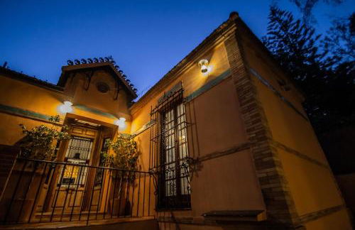 Villa Regionalista principios Siglo XX 1919 -Pedregalejo-Baños del Carmen-A UNOS METROS DEL MAR!!! PISCINA CLIMATIZADA BAJO PETICION - Photo 26