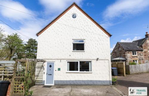 Smithy Bank Cottage - with free parking! - Photo 41