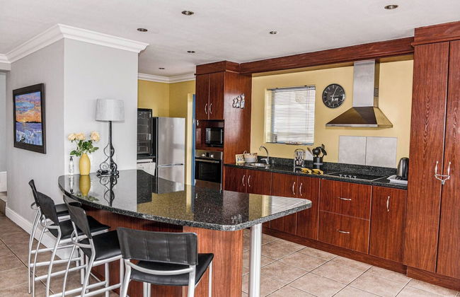 Charis to Theo - Relax in Style at This 3-bedroomed Langebaan Holiday House - Foto 22