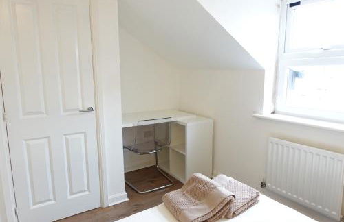 4 bedroom, Sleeps 12, Free Parking - Foto 14