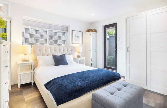 Steps to Beach+shops, Oceanview, Hot Tub+firepit Moonlight Modern by Avantstay - Foto 23