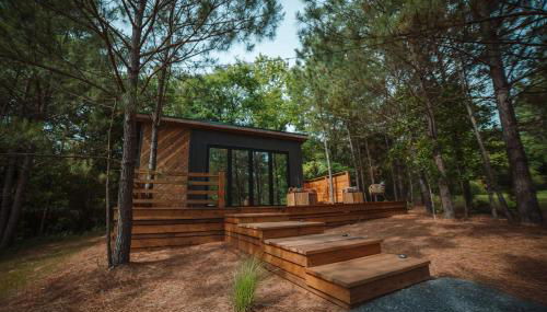 Luxury tiny house with hot tub and private deck! - Foto 5