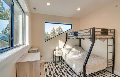 Great for Gatherings! Evergreen Getaway with Hot Tub - Foto 25