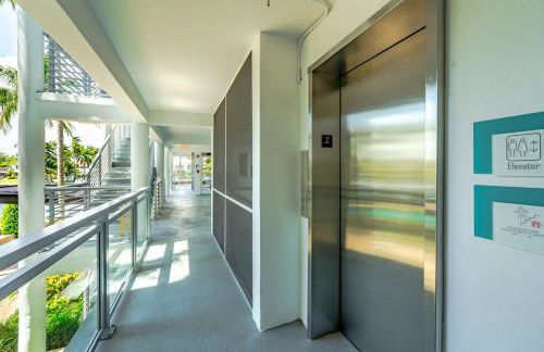 Waterfront 2BR Escape - Pool, Gym & Balcony with Intracoastal Views - Foto 22