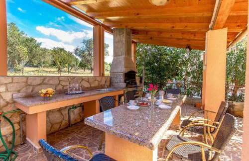 Apartments Ivan Sea View in Peaceful Lun - Photo 48