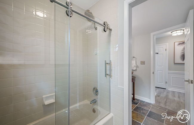 Chic 8BR with Heated Pool & Waterview - Photo 26