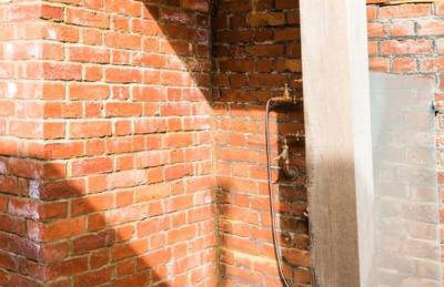 Beachside period family home. 5 BR spacious, comfortable. - Photo 46