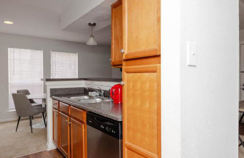 Wyndham 1205 Modern luxe 2BD2BA I Parking - Photo 5