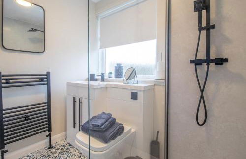 Hawick Apartment- 2-Bed in Coatbridge, Mins from Motorway to Glasgow - Foto 33