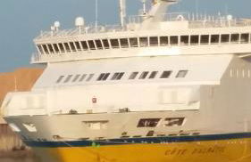 Appartement Quai Ouest, vue entrée port, Stationnement gratuit, Lits faits pour votre arrivée, serviettes de toilettes fournies - Foto 16