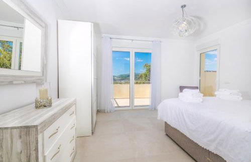 Casa Juana is a modern, luxury, exclusive, 6 bedroom villa. - Foto 27