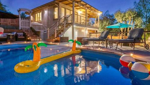 Majestic 5BR Villa with Guesthouse, Pool & Spa - Foto 3