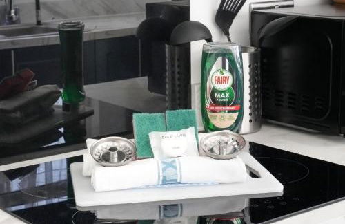 Newly Refurbished House - Close to Town Centre -Free Parking, Super-Fast Wifi, Smart TV with Netflix by Yoko Property - Photo 23