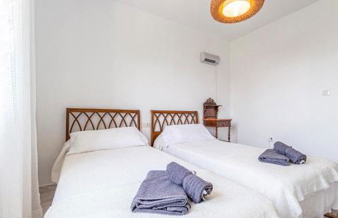 Gorgeous Home In Alhaurin De La Torre - Photo 28