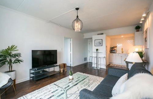 Home to the Stars on Music Row with Pool and Free Parking - Foto 1