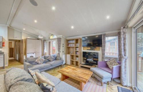 New Forest lodge - 194 NO PETS - Photo 3