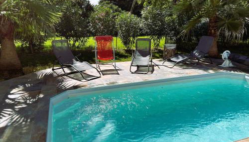 Le Cottage Bien-Etre Jacuzzi Piscine Chauffée Privée du Tarn entre Toulouse et Albi & Les Cottages du Tarn - Foto 3, Garden, sunbed, Garden view