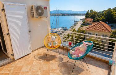 AB Preveza Apartments-15 Meters Over the Sea Attic & Alexander's the Great Executive Suite - Foto 13