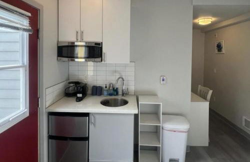 Garden Dahlia Studio in Wallingford - 97 Walkscore - Photo 7