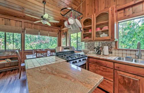 Tropical Cabana with Deck, Hot Tub and Lush Scenery! - Photo 8