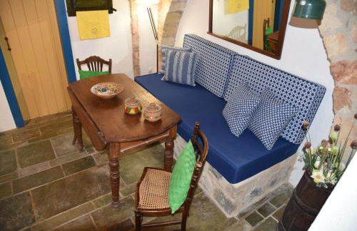 Blue Door (in the castle of Monembasia) - Foto 2