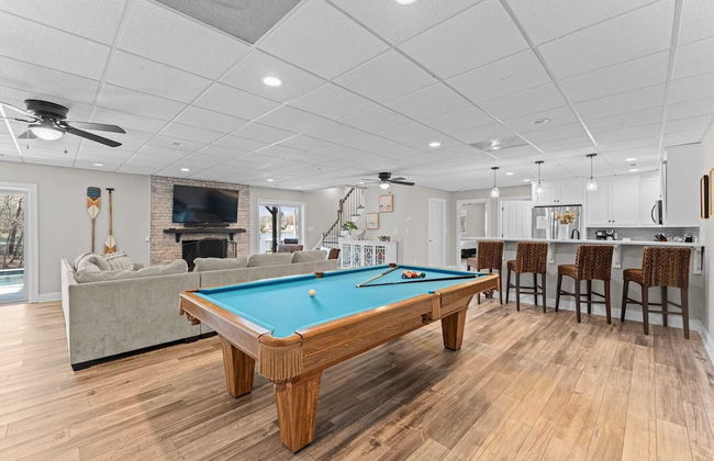 Winding Down by Avantstay Sleeps 20 + Dock, View - Photo 49